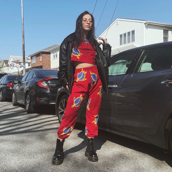 Meet your Posher, Gabriella - Picture 1 of 1